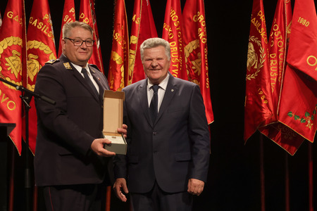 SVEČANA SEJA  GASILSKE ZVEZE CERKNICA 33 FOTO LJUBO VUKELIČ